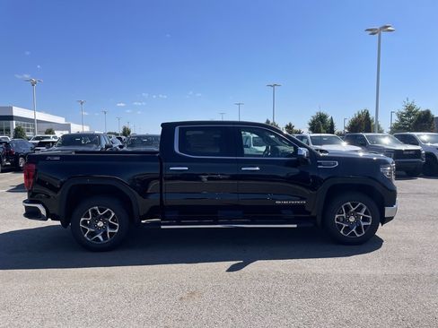 New 2026 GMC Sierra 1500 SLT w/ SLT Premium Package image 9