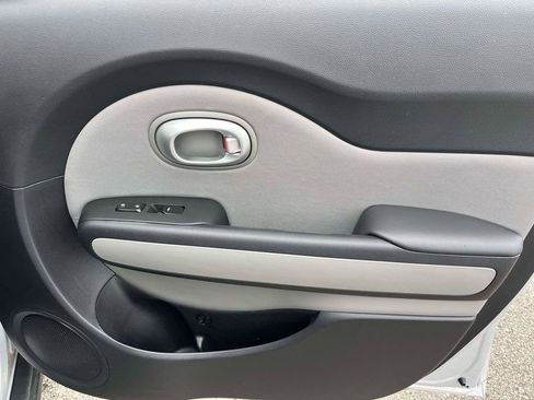 Used 2016 Kia Soul FWD image 10