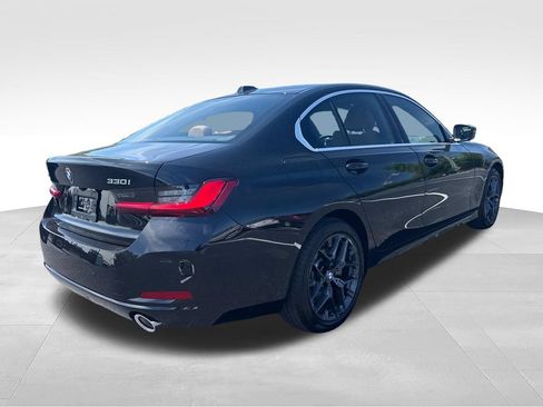 Used 2025 BMW 330i xDrive Sedan w/ Premium Package AWD/4WD image 5