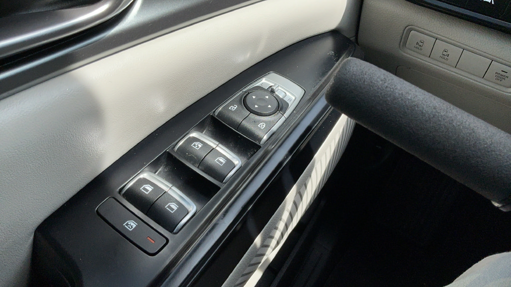 Used 2022 Kia Carnival LX FWD image 14