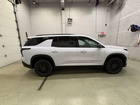 New 2026 Chevrolet Traverse LT w/ Midnight/Sport Edition AWD/4WD image 3