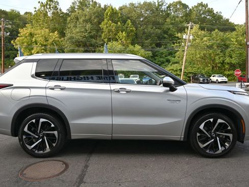 Used 2023 Mitsubishi Outlander SEL image 9