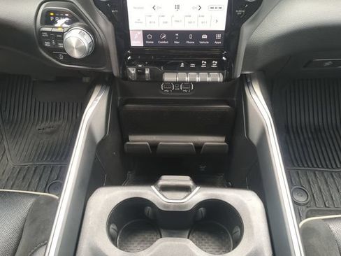 Used 2024 RAM 1500 Laramie AWD/4WD image 21