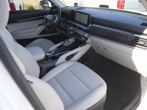 Used 2023 Kia Telluride S image 17