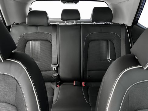 New 2025 Hyundai Venue Limited image 16