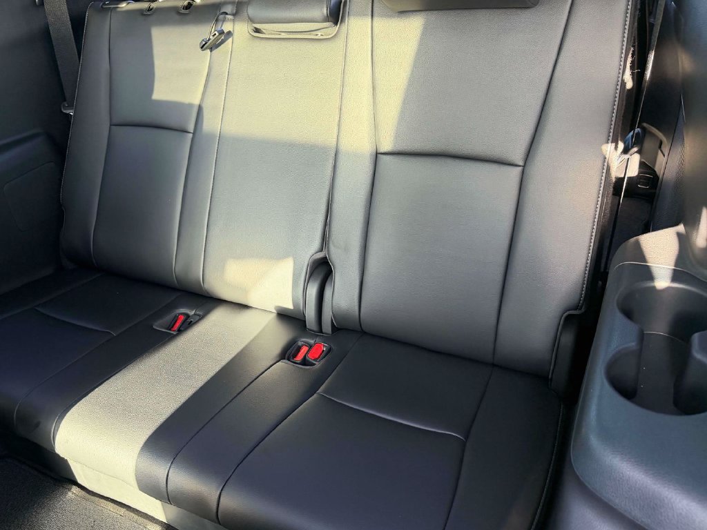 Used 2023 Toyota Highlander Platinum FWD image 31