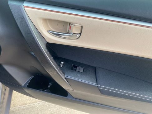 Used 2014 Toyota Corolla LE image 35