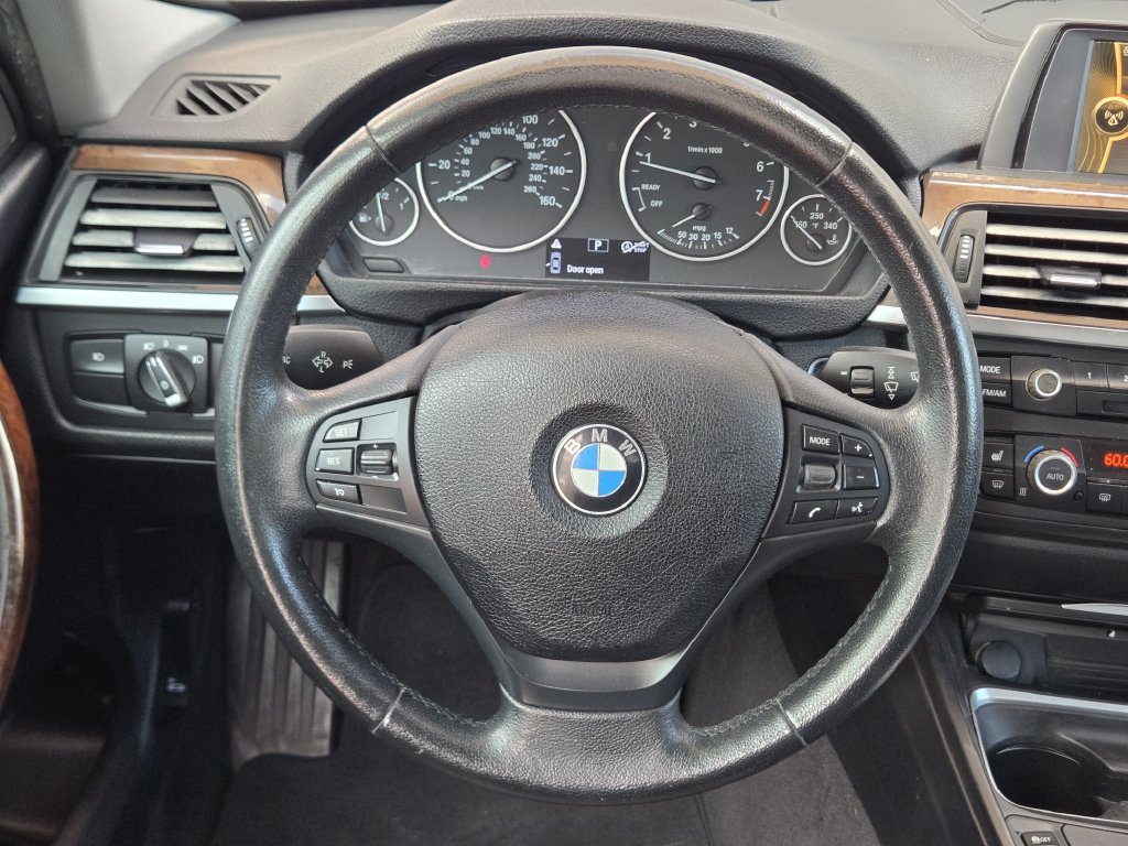 Used 2013 BMW 328i Sedan RWD image 26