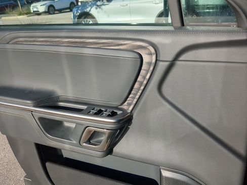 Used 2022 Rivian R1S Launch Edition image 12