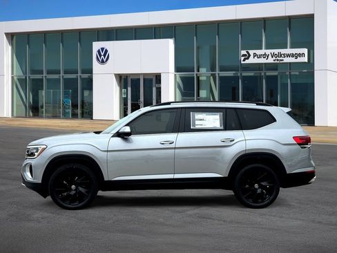 New 2026 Volkswagen Atlas SE FWD image 5