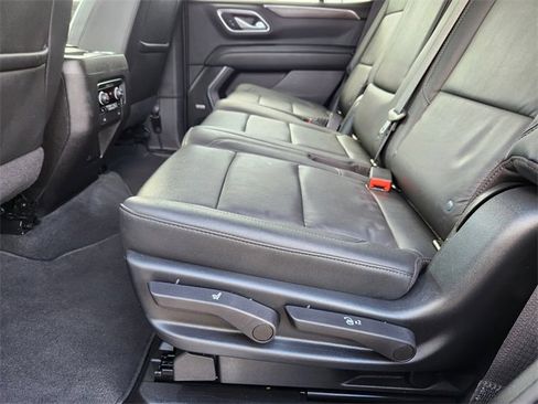 Used 2022 Chevrolet Tahoe LT w/ Luxury Package image 11