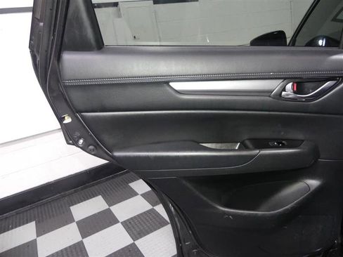 Used 2019 MAZDA CX-5 Touring image 25