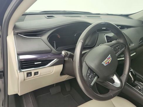 Certified 2023 Cadillac XT4 Luxury FWD image 14
