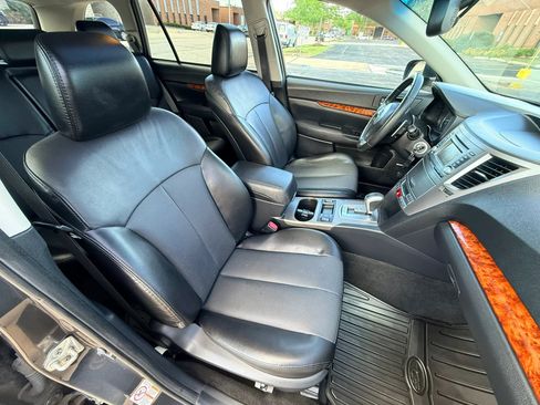 Used 2012 Subaru Outback 3.6R Limited w/ Moonroof Pkg AWD/4WD image 14