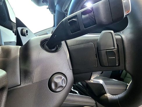 Used 2025 Chevrolet Suburban Premier AWD/4WD image 28