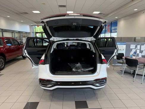 Used 2025 Lincoln Nautilus Reserve AWD/4WD image 28