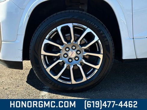 Used 2023 GMC Acadia Denali image 9