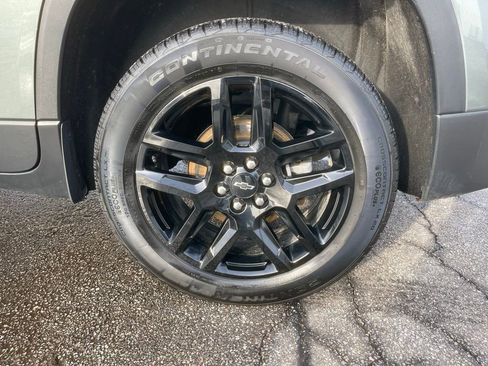 Used 2023 Chevrolet Traverse LT image 34