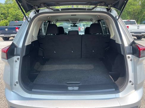 Used 2024 Nissan Rogue S FWD image 8