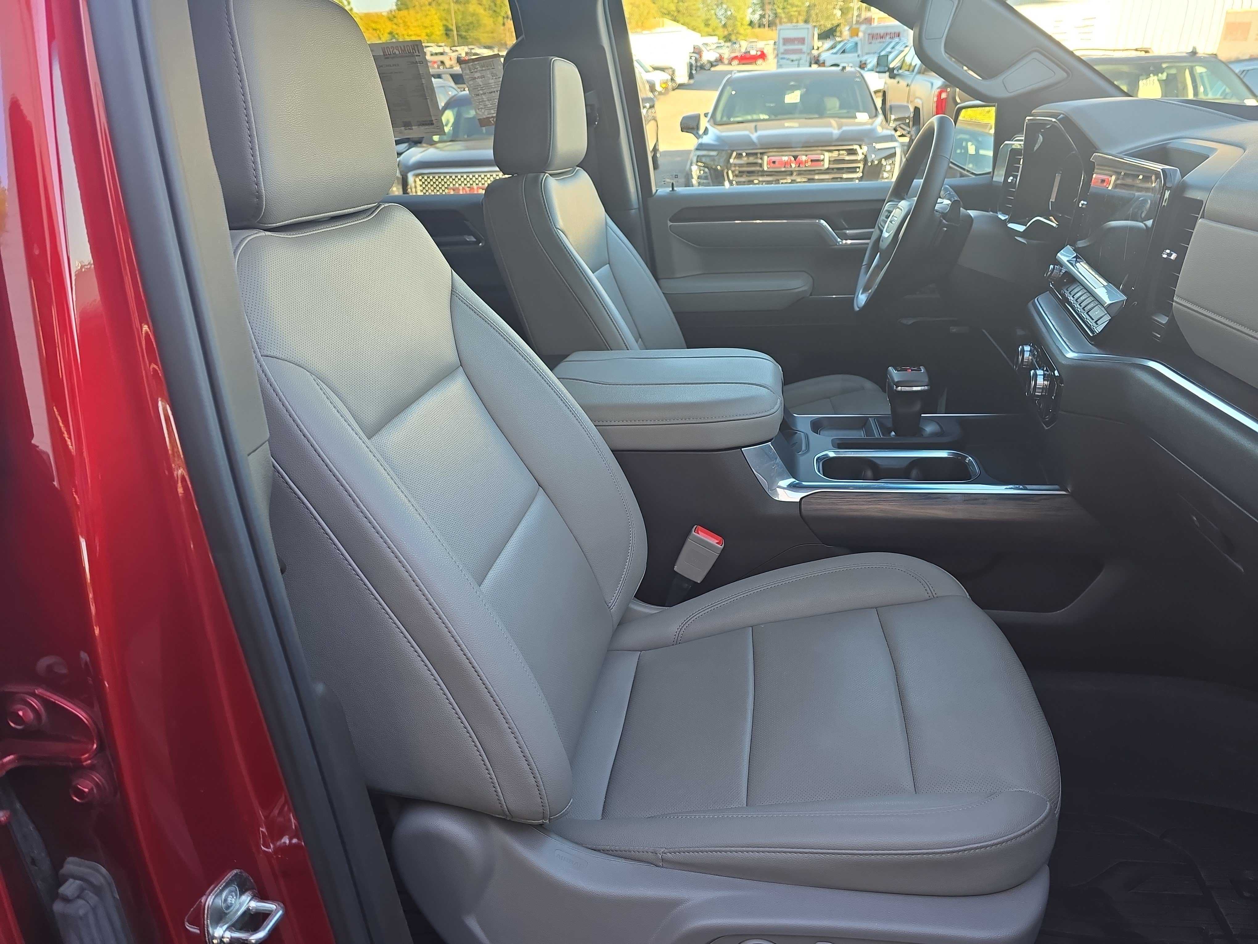 Used 2025 GMC Sierra 1500 SLT w/ SLT Premium Plus Package AWD/4WD image 10