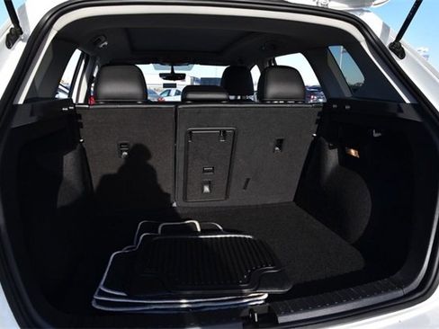 Certified 2022 Volkswagen Taos SE image 25