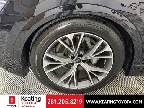 Used 2024 Audi Q8 Prestige w/ Prestige Package image 31