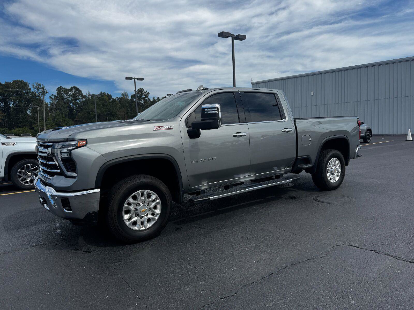 Used 2024 Chevrolet Silverado 2500 LTZ w/ LTZ Plus Package AWD/4WD image 6