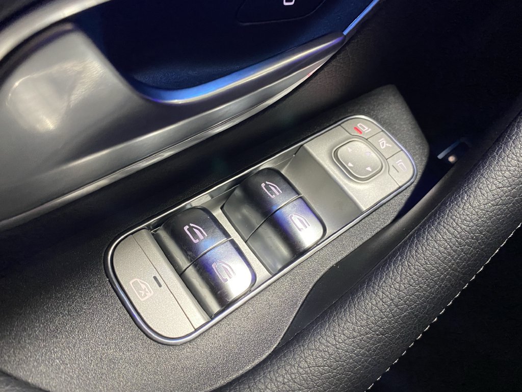 Certified 2025 Mercedes-Benz GLE 450e 4MATIC w/ Driver Assistance Package image 9