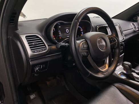 Used 2019 Jeep Grand Cherokee Limited w/ Luxury Group II image 2