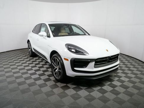 New 2026 Porsche Macan AWD image 28