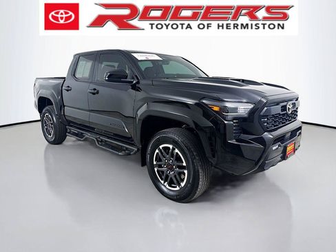 Certified 2024 Toyota Tacoma TRD Sport AWD/4WD image 1