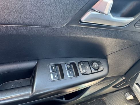 Used 2017 Kia Sportage LX AWD/4WD image 19