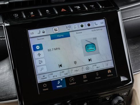 Used 2022 Jeep Grand Cherokee L Limited w/ Black Appearance Package RWD image 39