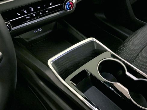 Used 2025 Chevrolet Equinox LT image 17