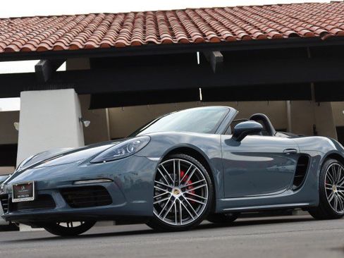 Used 2017 Porsche 718 Boxster S RWD image 3