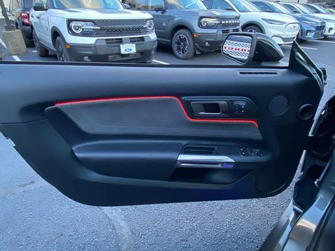 Used 2020 Ford Mustang Shelby GT350 w/ Technology Package image 8