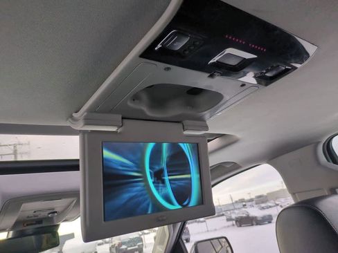 Used 2015 Chevrolet Suburban LTZ image 40