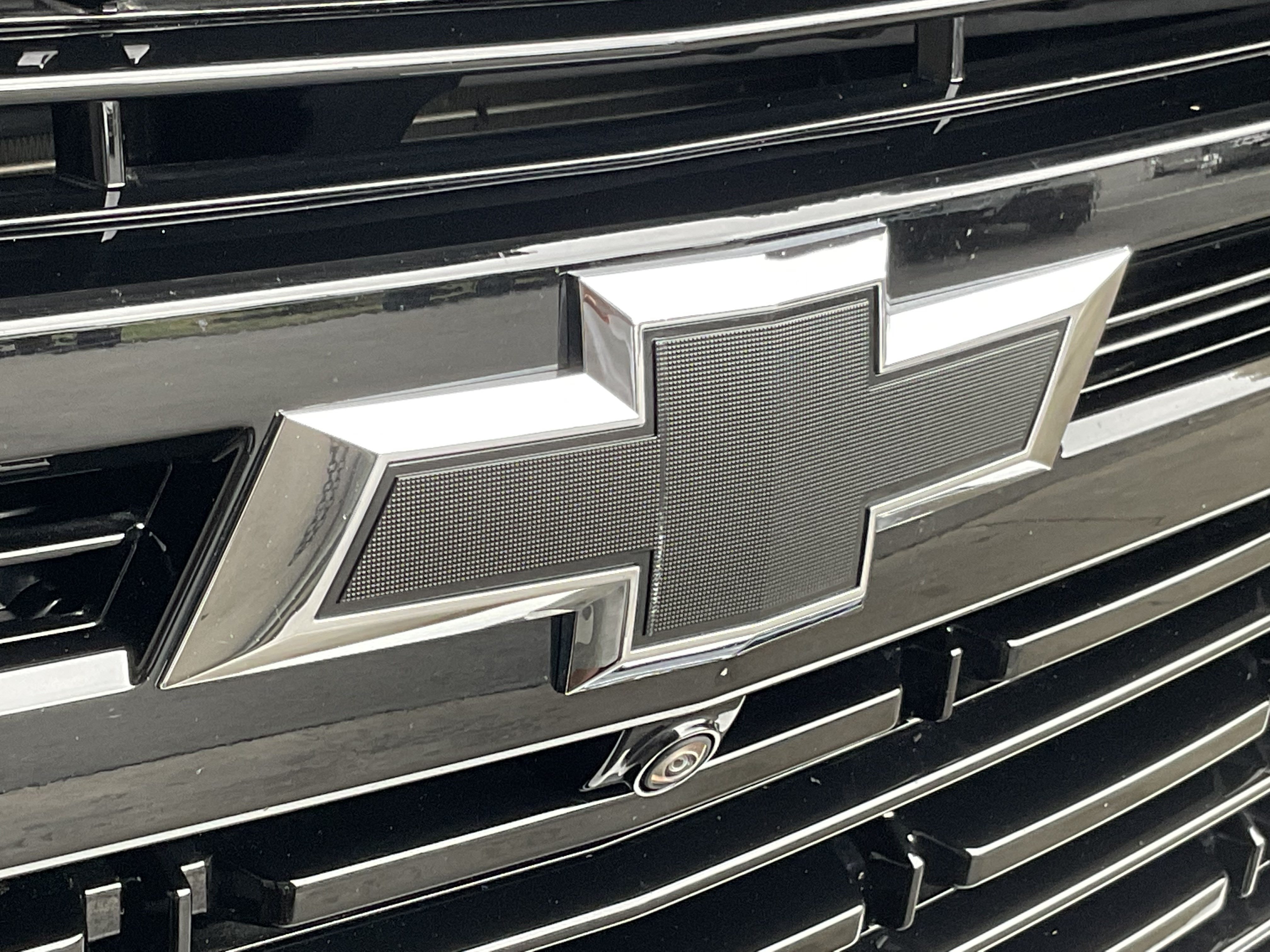 Used 2023 Chevrolet Suburban RST w/ Luxury Package AWD/4WD image 6