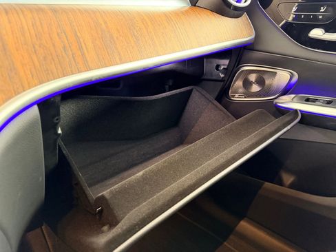 Used 2025 Mercedes-Benz GLC 300 GLC 300 image 25