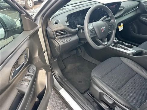 New 2026 Buick Envista Preferred w/ Advanced Safety Package FWD image 19