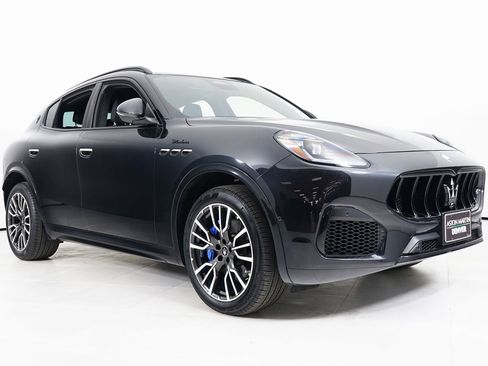 Used 2023 Maserati Grecale Modena AWD/4WD image 17