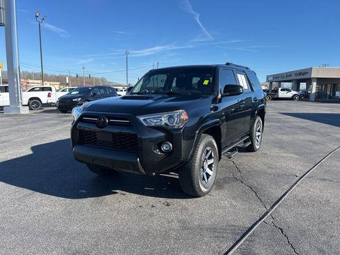 Used 2023 Toyota 4Runner TRD Off-Road image 7