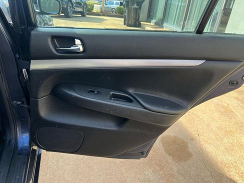 Used 2010 INFINITI G37 Journey w/ Premium Pkg image 28