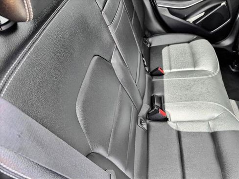 Used 2020 Mercedes-Benz GLA 250 4MATIC w/ Premium Package image 17