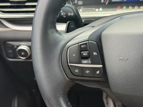 Used 2020 Ford Explorer XLT w/ Equipment Group 202A AWD/4WD image 21