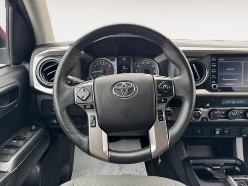 Certified 2021 Toyota Tacoma SR5 AWD/4WD image 15