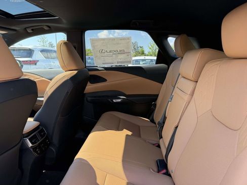 New 2026 Lexus RX 350h AWD/4WD image 13