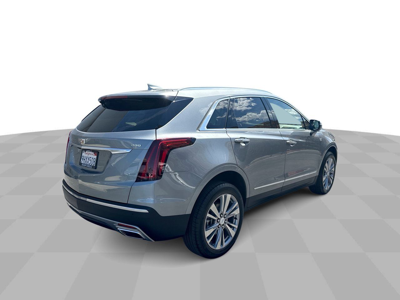 Certified 2024 Cadillac XT5 Premium Luxury w/ LPO, Premium Carpet Package FWD image 8