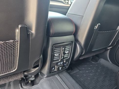 Used 2024 Dodge Durango GT AWD/4WD image 12