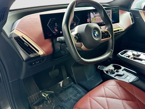 Certified 2025 BMW iX xDrive50 AWD/4WD image 9